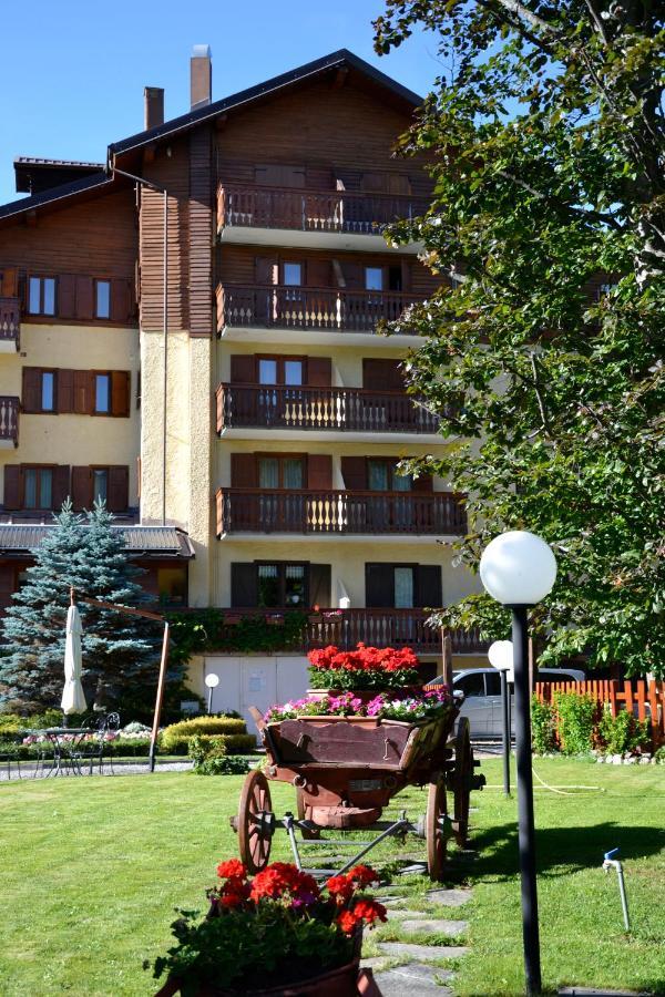 Hotel Bucaneve Bardonecchia Exteriör bild