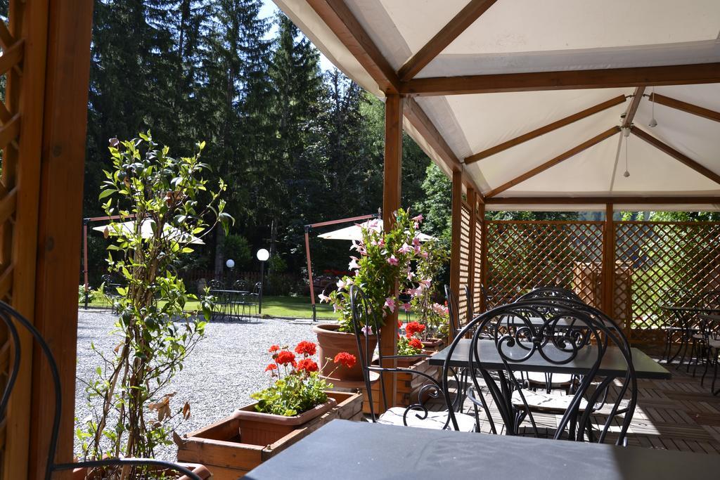 Hotel Bucaneve Bardonecchia Exteriör bild