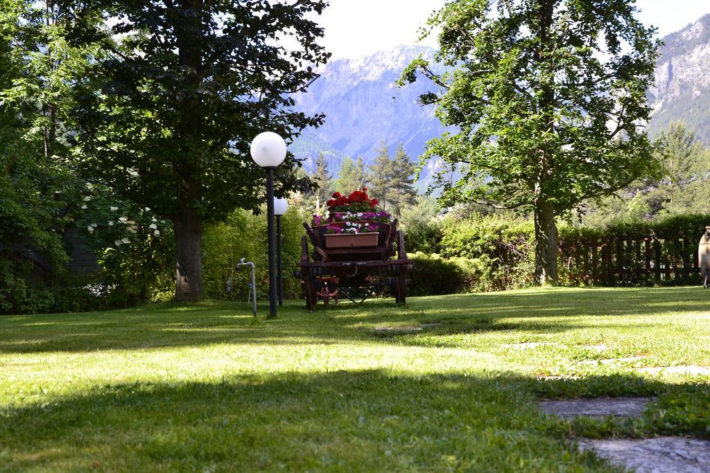 Hotel Bucaneve Bardonecchia Exteriör bild