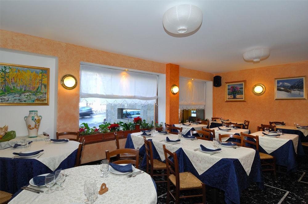 Hotel Bucaneve Bardonecchia Exteriör bild