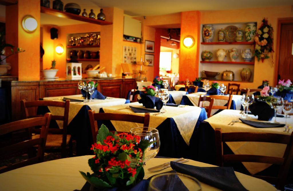 Hotel Bucaneve Bardonecchia Exteriör bild