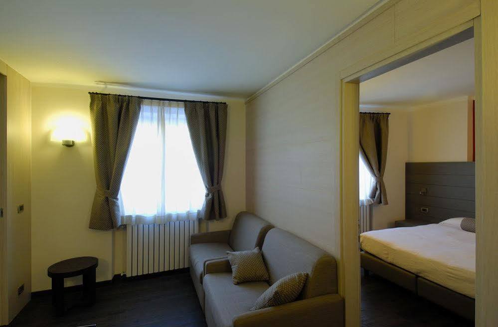 Hotel Bucaneve Bardonecchia Exteriör bild